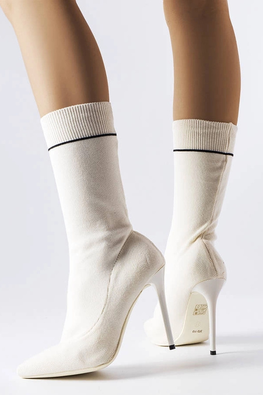Hvide sokkestøvler med høj hæl fra...