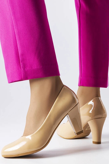 Burkett Beige Laklæder Pumps 2