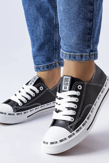 Sorte gennembrudte sneakers...