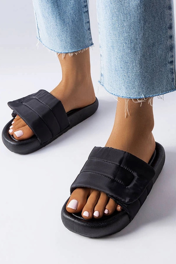 Zwarte slippers met klittenband, „Aleron"