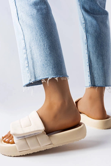 Beige flip-flops med... 2