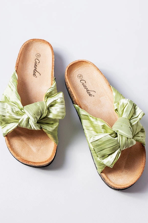 Grønne flip-flops med sløjfe fra...