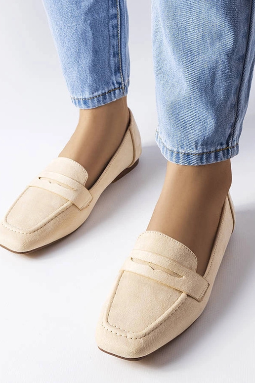 Zandkleurige schoenen van kunstsuède...