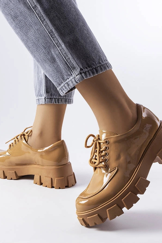 Bruine lak laarzen, „Beccadelli"