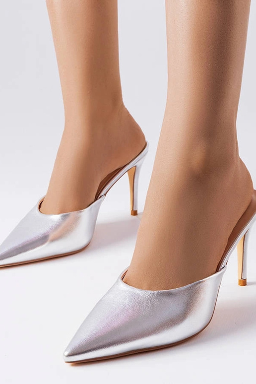 Zilveren slippers op hak, „Drainer"