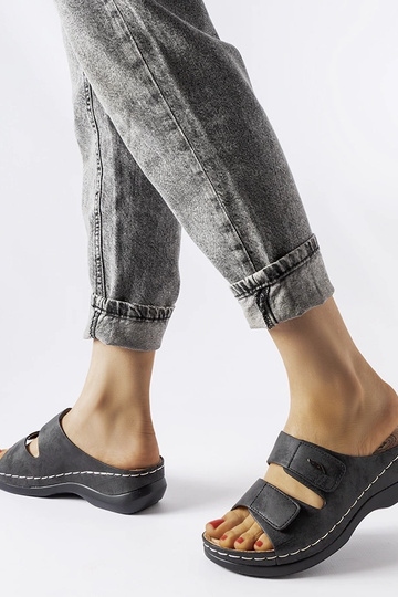 Zwarte slippers op lage... 2