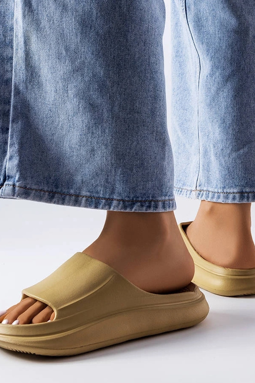 Zandkleurige rubberen slippers,...