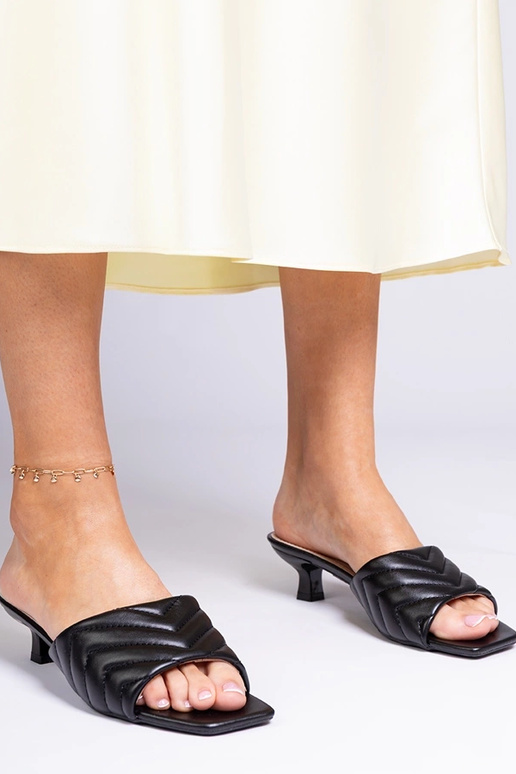 Zwarte slippers op lage hak, „Launay"