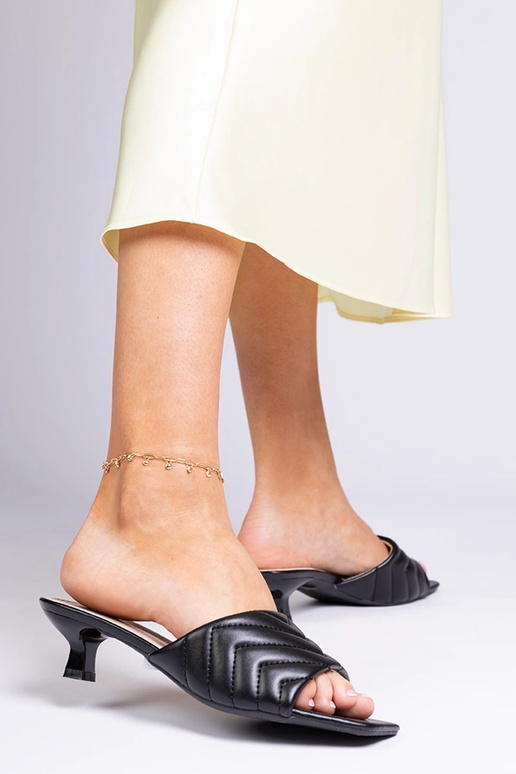 Zwarte slippers op lage hak, „Launay"