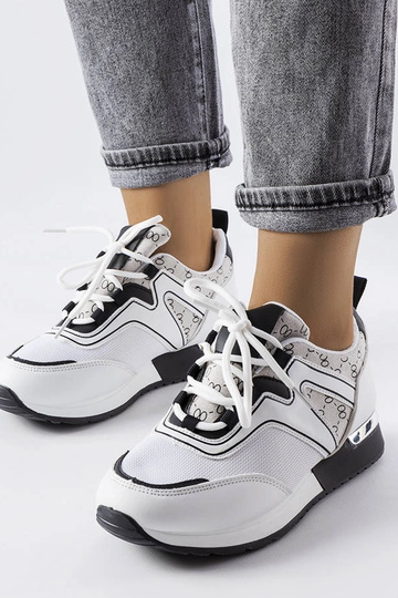 Hvide sneakers med guldelementer Bedord