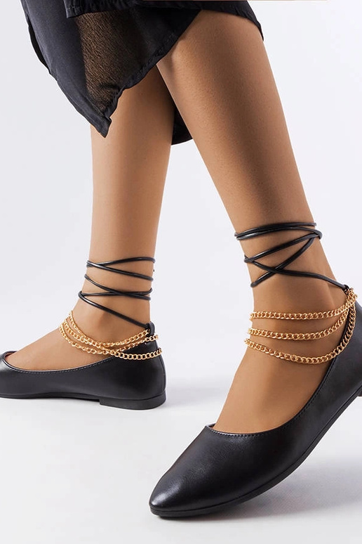 Sorte ballerinaer med dekorativt lås... Sorte ballerinaer med dekorativt lås...