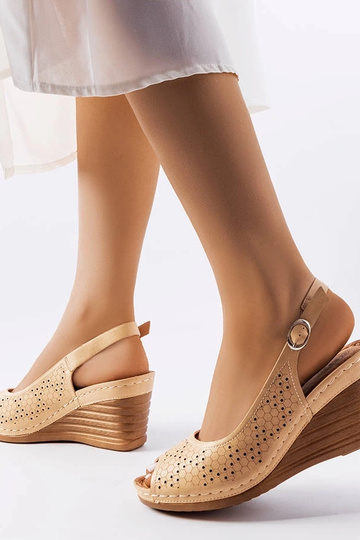 Beige gennembrudte kilesandaler Emeral 2
