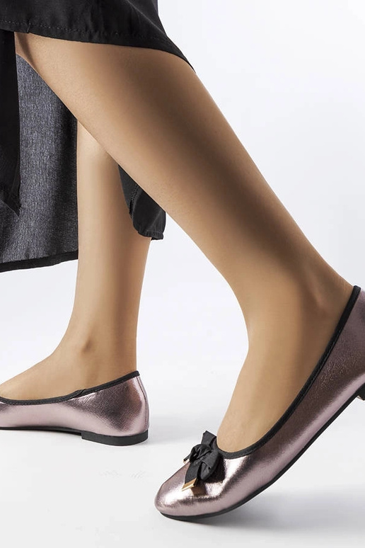 Sølv metalliske balletlejligheder med... Sølv metalliske balletlejligheder med...