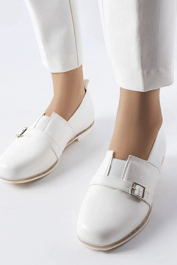 Witte schoenen met leren...