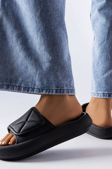 Sorte dameflip-flops med en... 2