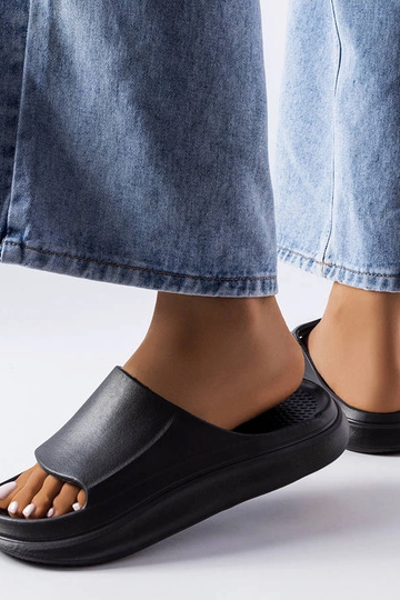 Sorte Labrecque flip flops... 2