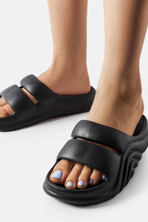 Geneve flip-flops i sort gummi