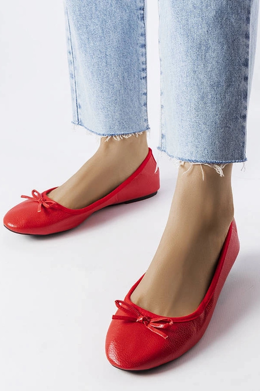 Røde balletlejligheder med sløjfe...