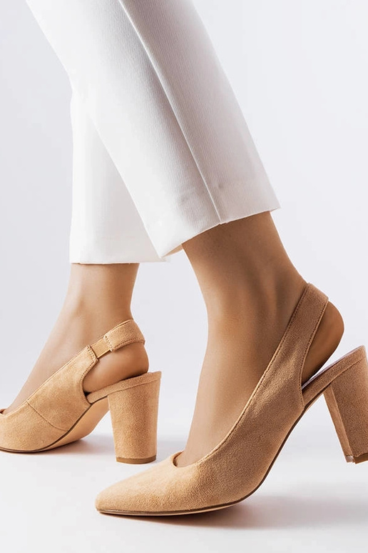 Beige pumps med blokhæl Tolna