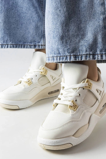 Beige sneakers lavet af kombinerede materialer Malas