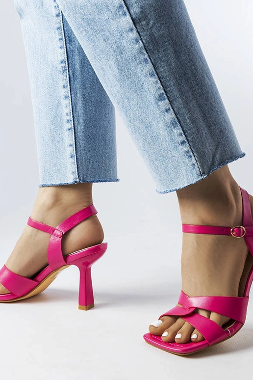 Pink højhælede sandaler med rem Karolina