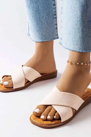 Zandkleurige slippers, „Tiana"