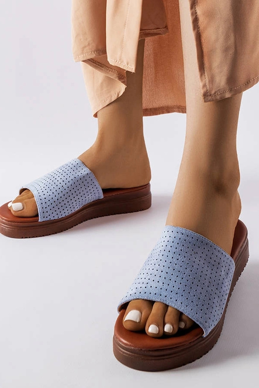 Blå gennembrudte klipklapper fra Idabel Blå gennembrudte klipklapper fra Idabel