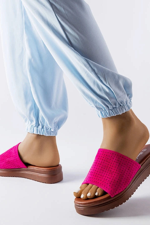 Mørkerosa flip-flops med gennembrudt... Mørkerosa flip-flops med gennembrudt...