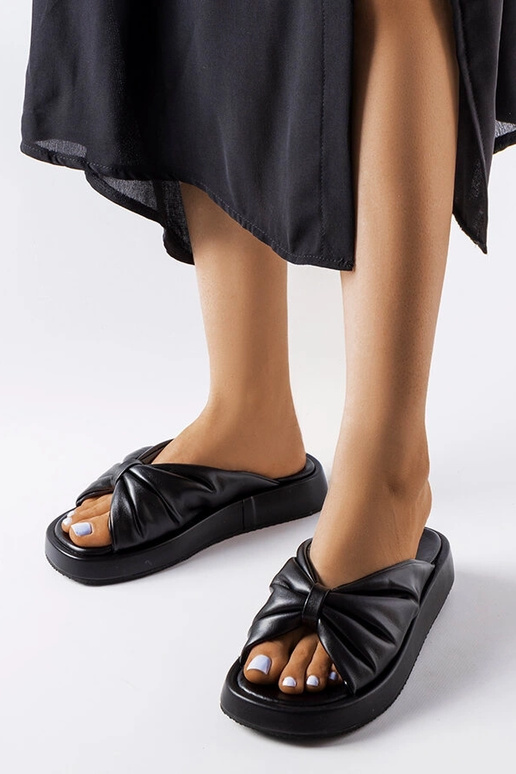 Sorte flip-flops med lav kile Hog