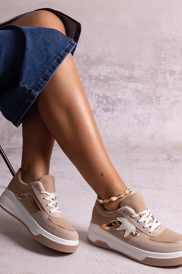 Beige sneakers med... 2