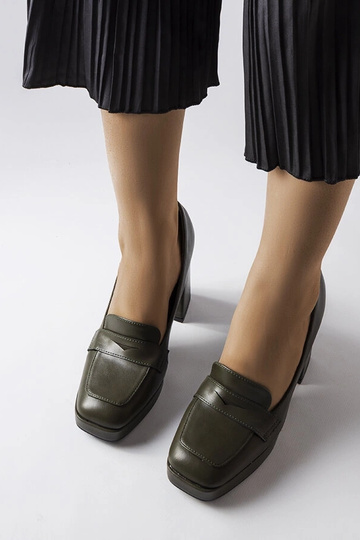 Mørkegrønne pumps med høj... 2