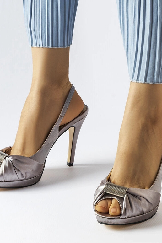 Crispina lysegrå højhælede sandaler