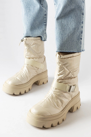 Beige patent snestøvler Ambretta 2