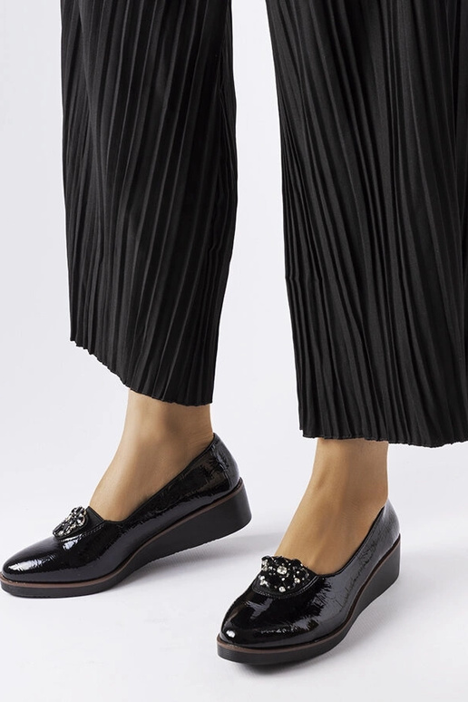 Balletlejligheder i sort lak med... Balletlejligheder i sort lak med...