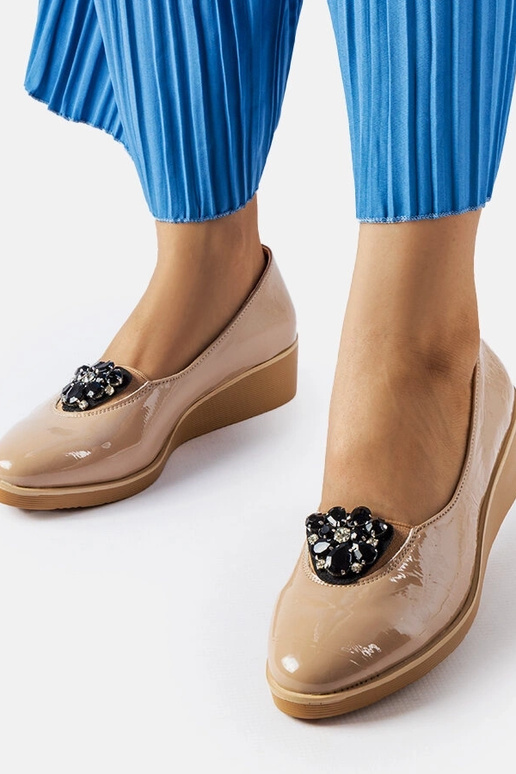 Beige patentballetlejligheder med... Beige patentballetlejligheder med...