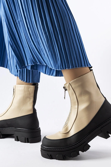 Beige dameankelstøvler med...