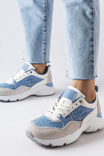 Blå og hvide sko med...