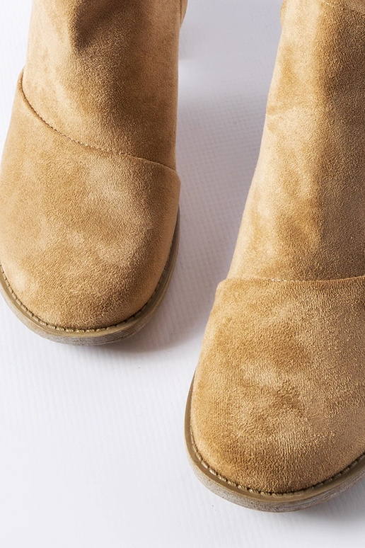 Beige ankelstøvler med udskæringer...