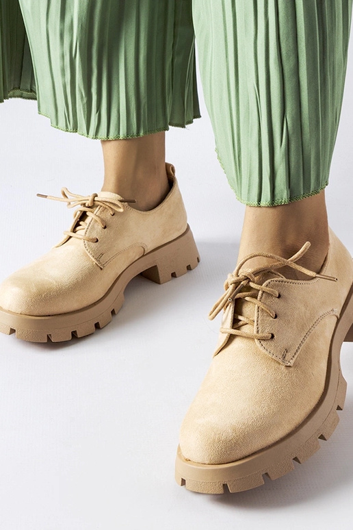 Beige halvstøvler med massiv sål fra... Beige halvstøvler med massiv sål fra...