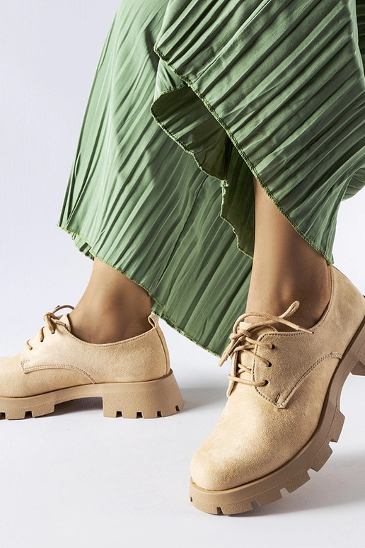 Beige halvstøvler med massiv sål fra... Beige halvstøvler med massiv sål fra...