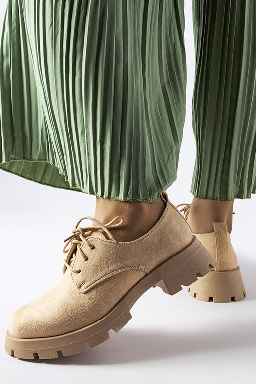 Beige halvstøvler med massiv sål fra... Beige halvstøvler med massiv sål fra...