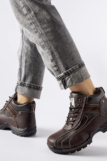 Brune drenges isolerede...