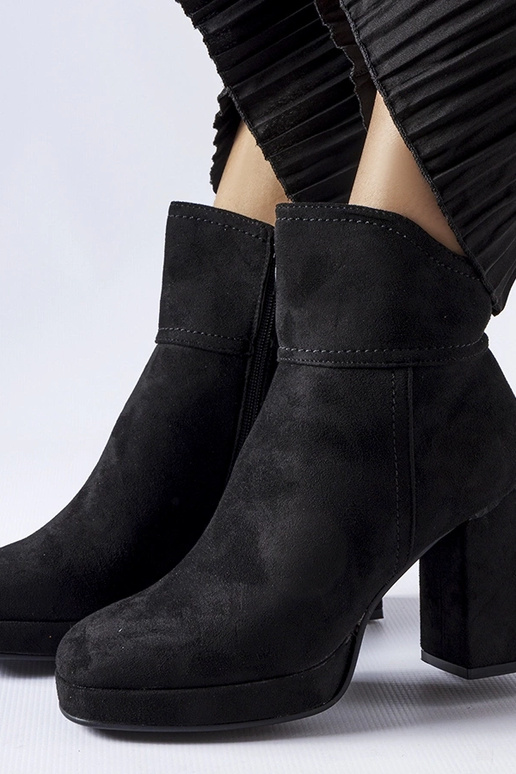 Sorte ankelstøvler med massiv hæl Itaf