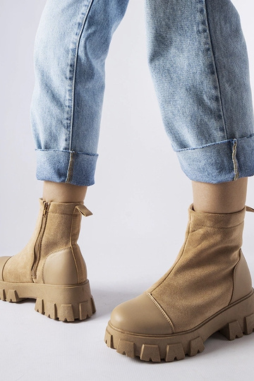 Sandkleurige kunstsuede werkschoenen met Milo profiel 2
