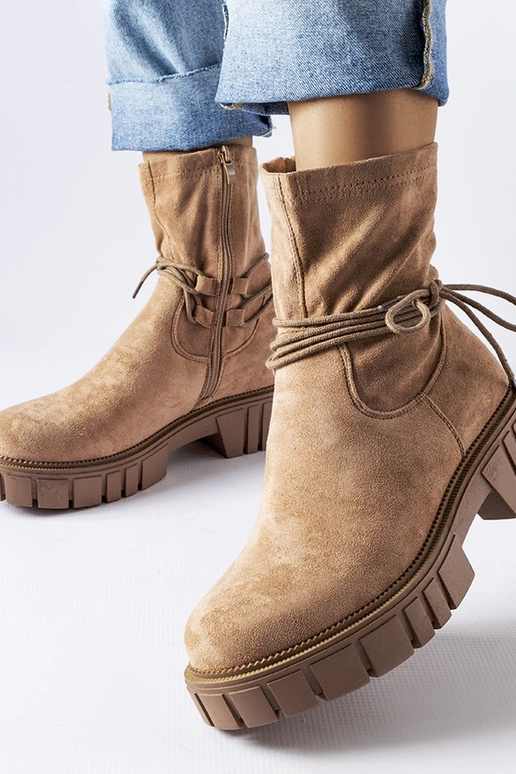 Beige ankelstøvler med snøre af Averardo