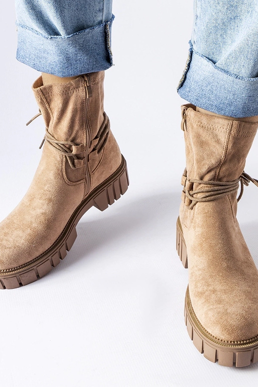 Beige ankelstøvler med snøre af Averardo