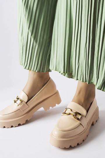 Beige dame loafers dekoreret med Piazzo spænde