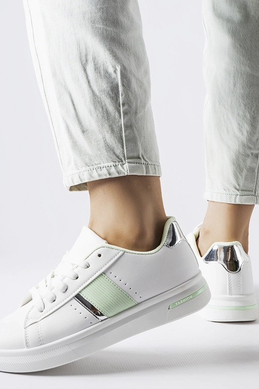 Hvide sportssko med mint tilbehør fra...