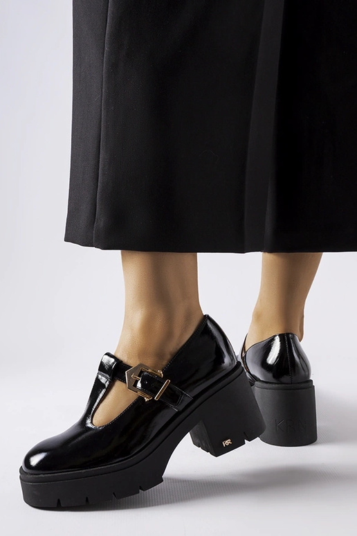 Zwarte lakleren halfhoge schoenen met...