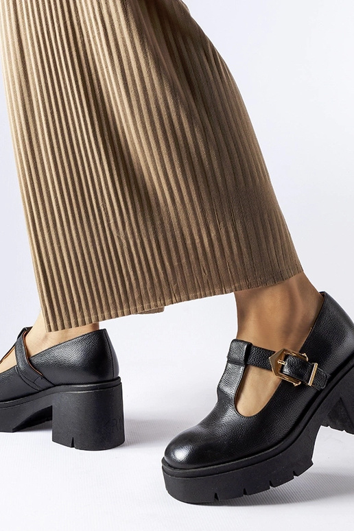 Zwarte leren halfhoge schoenen, Karino